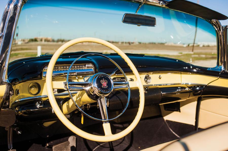  Buick Super Convertible 1954 года  (фото 7 из 8)